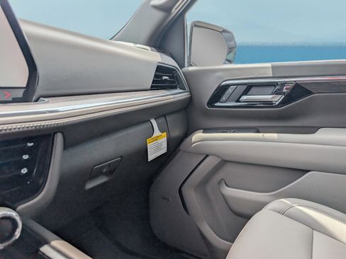 New 2026 Chevrolet Suburban LT w/ Comfort Package RWD image 30