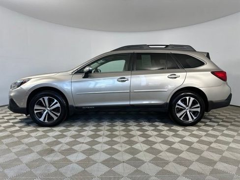 Used 2019 Subaru Outback 2.5i Limited AWD/4WD image 4