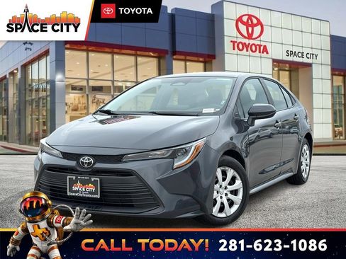 Used 2026 Toyota Corolla LE FWD image 1