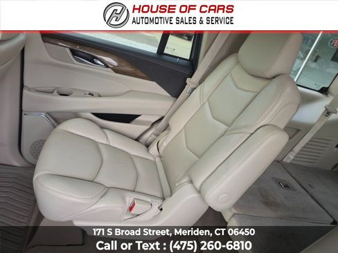 Used 2019 Cadillac Escalade Luxury AWD/4WD image 34