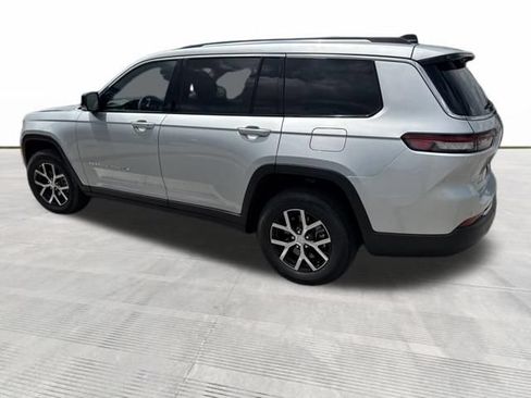 Used 2023 Jeep Grand Cherokee L Limited AWD/4WD image 3