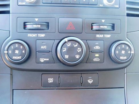 Used 2012 Kia Sedona LX image 14