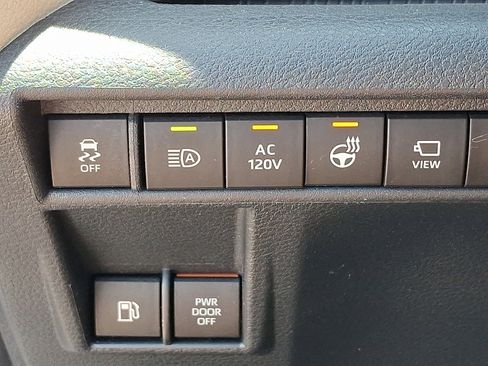 Used 2022 Toyota Sienna Platinum AWD/4WD image 25