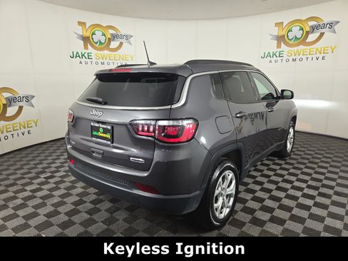 Used 2024 Jeep Compass Latitude AWD/4WD image 9