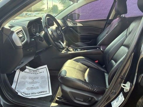 Used 2018 MAZDA MAZDA3 Touring FWD image 13