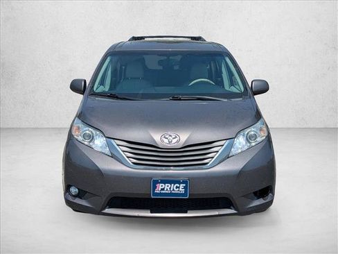 Used 2014 Toyota Sienna XLE w/ XLE Premium Package AWD/4WD image 2