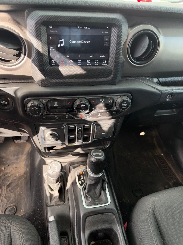Used 2021 Jeep Wrangler Unlimited Sport AWD/4WD image 12