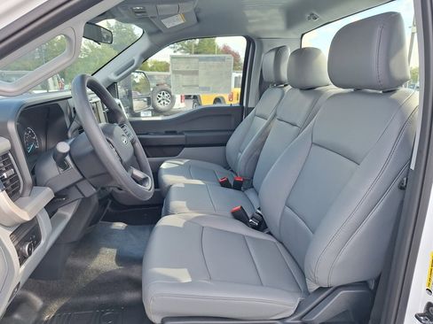 New 2026 Ford F250 XL w/ XL Chrome Package image 4