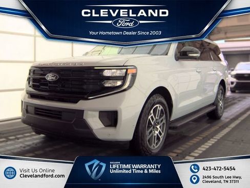 Used 2025 Ford Expedition Max Active AWD/4WD image 1