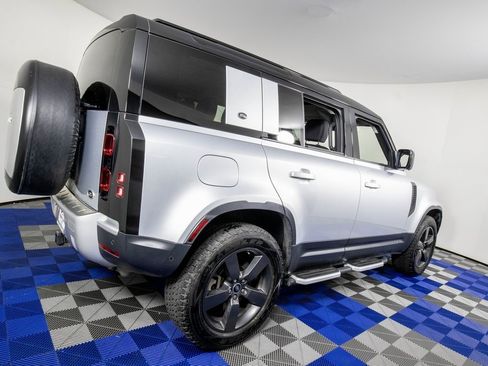 Used 2020 Land Rover Defender 110 SE image 5