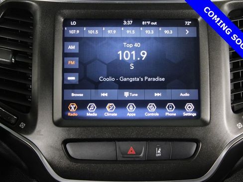 Used 2022 Jeep Cherokee Trailhawk w/ Premium Leather Package image 5