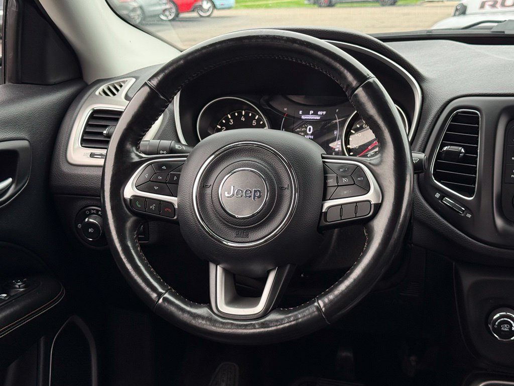 Used 2018 Jeep Compass Latitude w/ Cold Weather Group AWD/4WD image 5