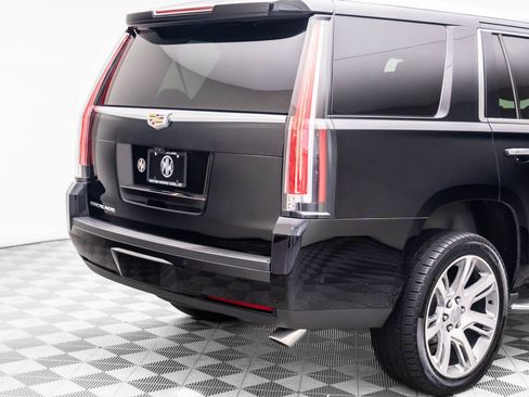 Used 2019 Cadillac Escalade Luxury image 36