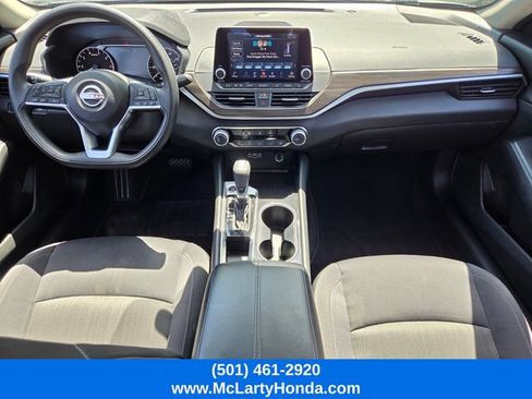 Used 2024 Nissan Altima 2.5 SV FWD image 13