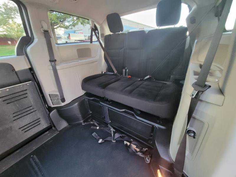 Used 2019 Dodge Grand Caravan SE w/ Power Convenience Group I FWD image 19