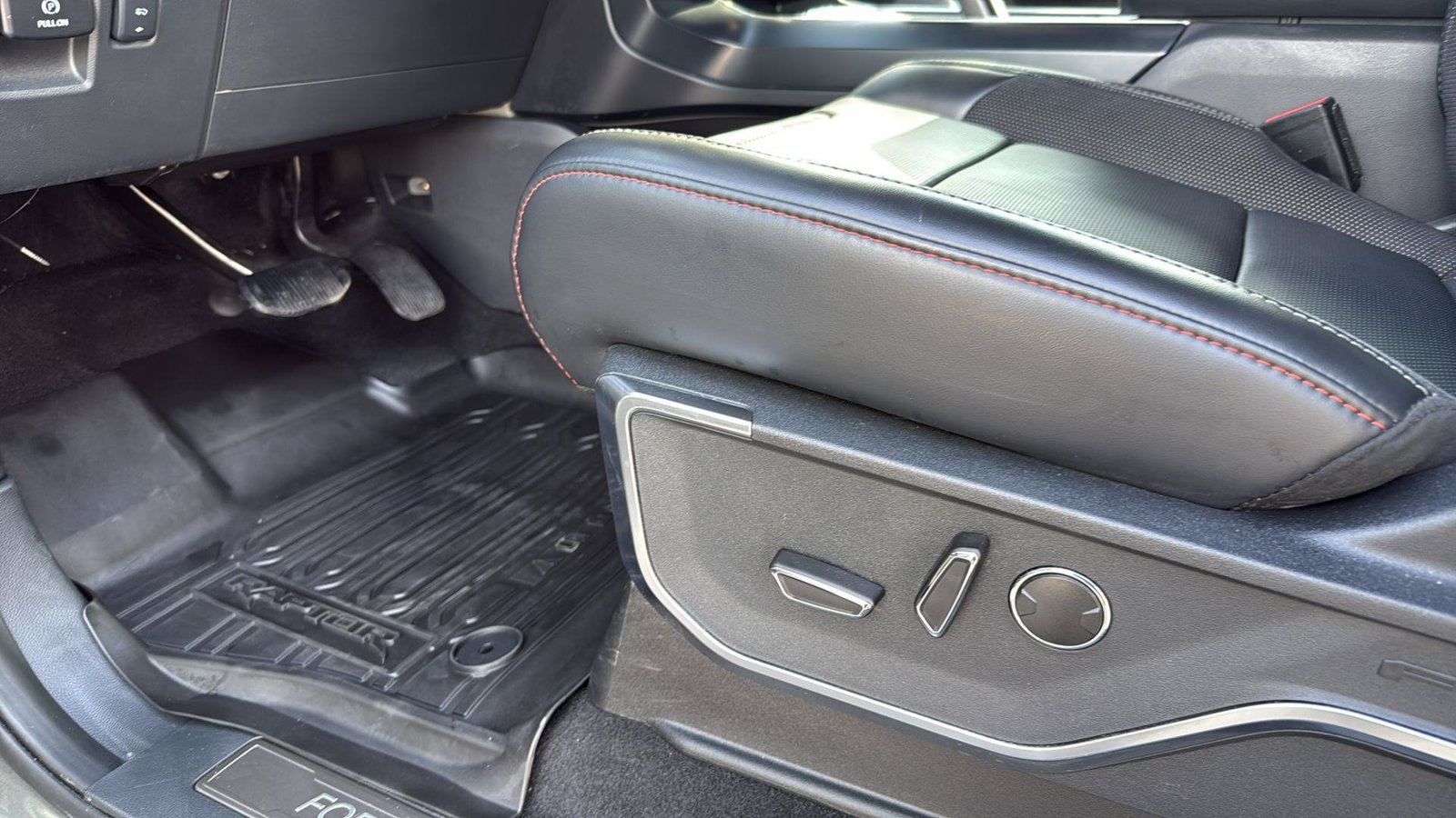 Used 2024 Ford F150 Raptor AWD/4WD image 19