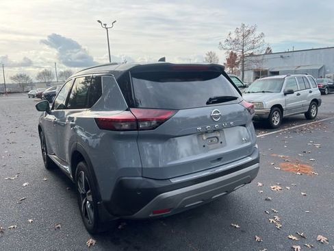 Used 2021 Nissan Rogue SL w/ Premium Package image 7