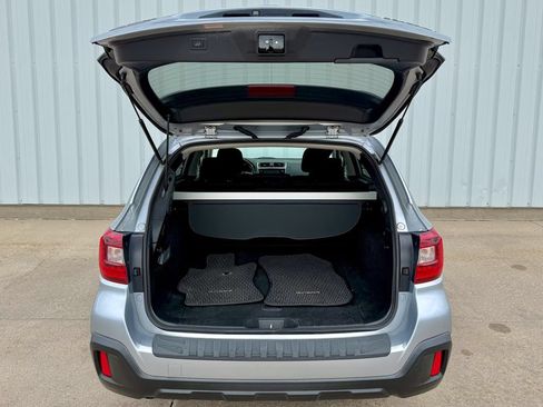 Used 2018 Subaru Outback 2.5i Premium AWD/4WD image 16