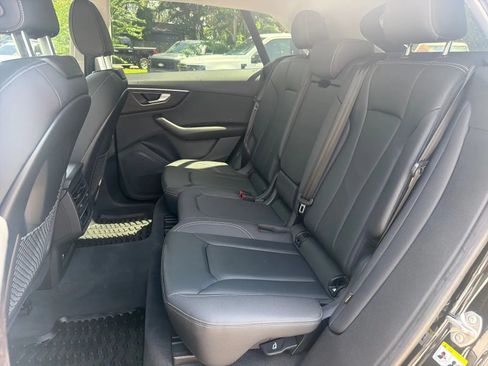 Used 2023 Audi Q8 Premium w/ Convenience Package AWD/4WD image 16