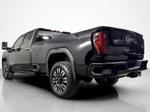 Used 2024 GMC Sierra 3500 Denali Ultimate AWD/4WD image 3