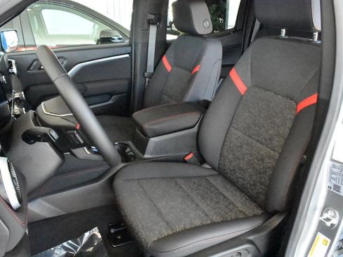 Certified 2024 Chevrolet Colorado Z71 w/ Z71 Convenience Package 2 image 27