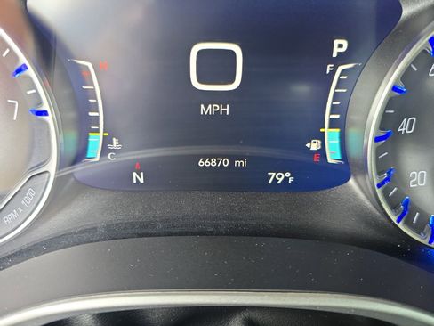 Used 2021 Chrysler Pacifica Touring w/ S Appearance Package image 27