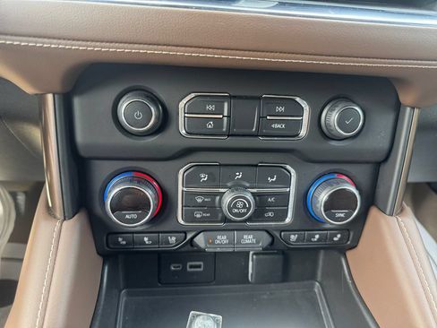 Used 2022 Chevrolet Tahoe High Country w/ LPO, Illumination Package AWD/4WD image 19
