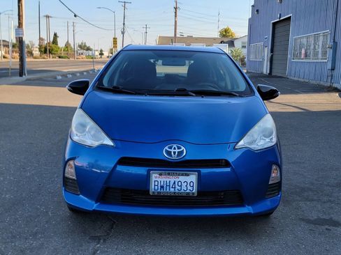 Used 2013 Toyota Prius C Two image 8