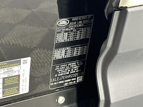 Used 2024 Land Rover Defender 110 S image 31