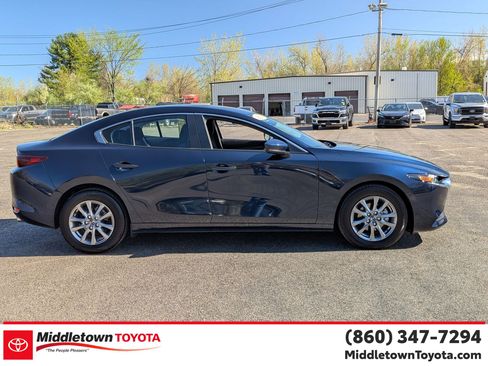 Used 2024 MAZDA MAZDA3 s FWD image 2