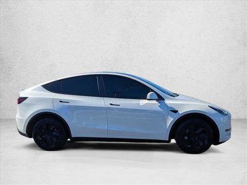 Used 2023 Tesla Model Y Long Range image 4