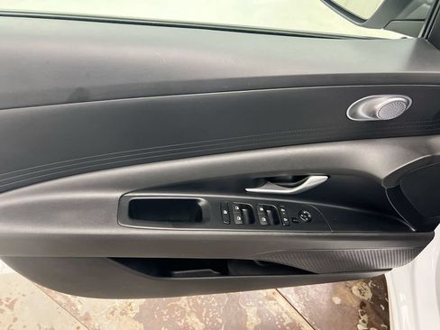 Used 2024 Hyundai Elantra SEL FWD image 21