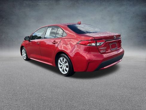 Used 2021 Toyota Corolla LE image 6