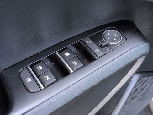 Used 2023 Kia Soul LX w/ LX Technology Package FWD image 16