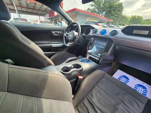 Used 2015 Ford Mustang Coupe image 10