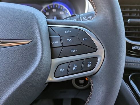 New 2026 Chrysler Pacifica Pinnacle image 29