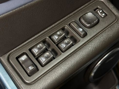 Used 2005 HUMMER H2 w/ Preferred Equipment Group AWD/4WD image 26