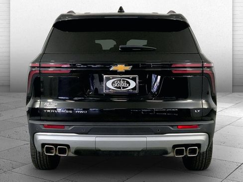 Used 2024 Chevrolet Traverse LT AWD/4WD image 3