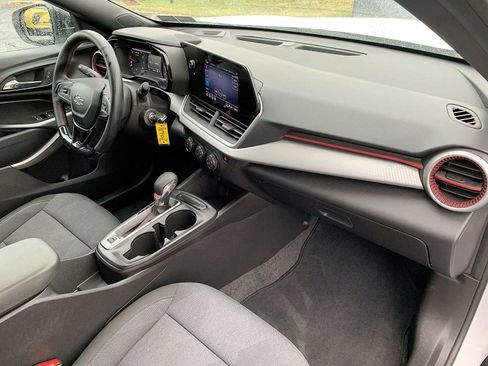 Certified 2024 Chevrolet Trax RS w/ Driver Confidence Package FWD image 25