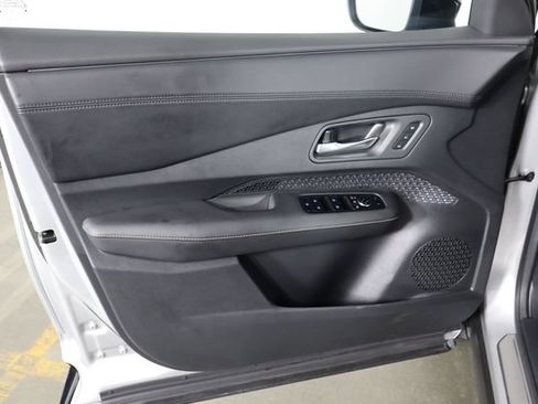 Used 2024 Nissan Ariya AWD image 19