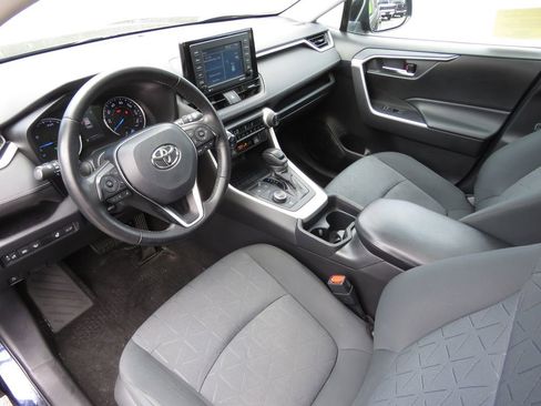 Used 2020 Toyota RAV4 XLE w/ Convenience Package AWD/4WD image 11
