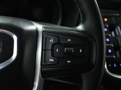 Used 2024 GMC Yukon XL SLE image 22