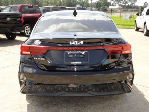 Used 2023 Kia Forte LXS FWD image 4