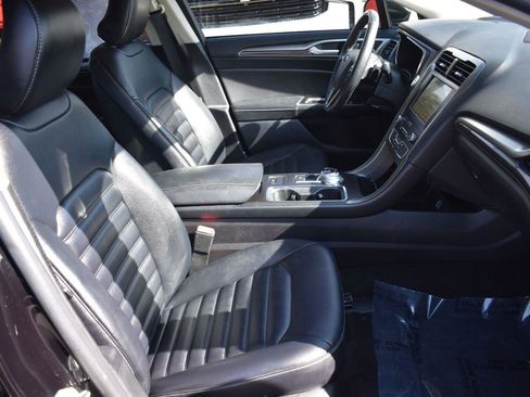 Used 2019 Ford Fusion SEL FWD image 13
