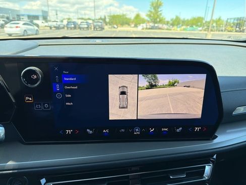 New 2026 Chevrolet Traverse LT w/ Midnight/Sport Edition AWD/4WD image 16