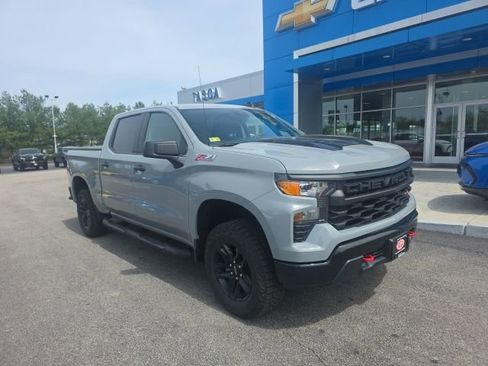 Used 2025 Chevrolet Silverado 1500 Custom Trail Boss AWD/4WD image 1