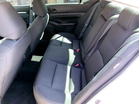 Used 2023 Nissan Altima 2.5 SV image 12