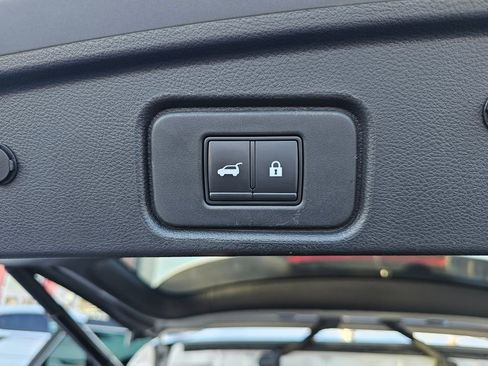 Certified 2022 Nissan Pathfinder SV w/ SV Premium Package image 12