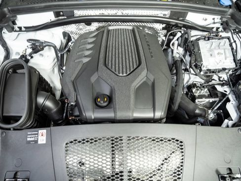 New 2026 Porsche Macan AWD/4WD image 35