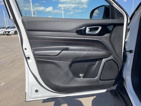 Used 2024 Jeep Compass Trailhawk image 13